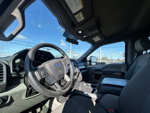 Used 2019 Ford F350 XLT w/ XLT Premium Package image 15