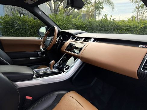 Used 2022 Land Rover Range Rover Sport SVR Carbon Edition AWD/4WD image 27