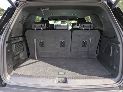 Used 2025 Chevrolet Traverse LT w/ Driver Confidence Package FWD image 13