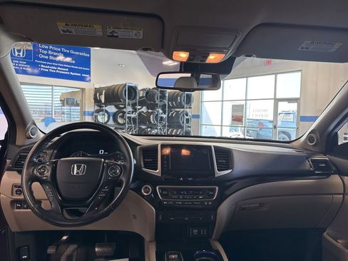 Used 2016 Honda Pilot Touring image 6