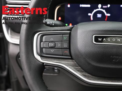 Used 2024 Jeep Wagoneer Series III w/ Premium Group I AWD/4WD image 15