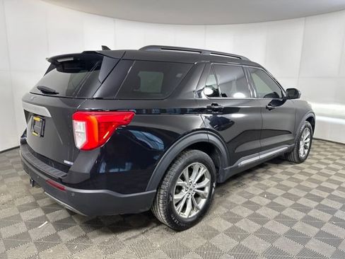 Used 2020 Ford Explorer XLT w/ Equipment Group 202A image 3