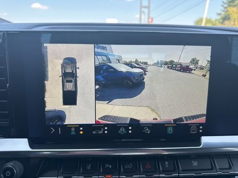 Used 2024 Chevrolet Silverado 2500 High Country image 24