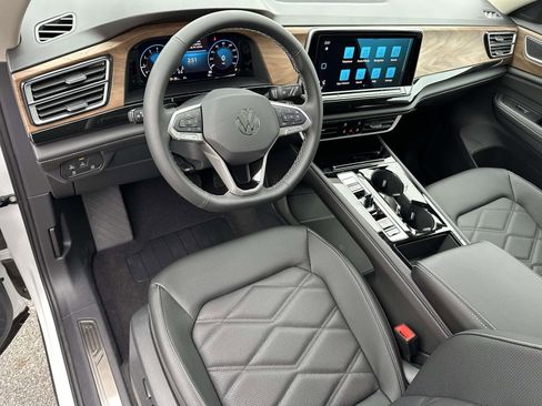 New 2026 Volkswagen Atlas SE image 10