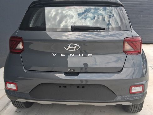 New 2025 Hyundai Venue Limited image 5