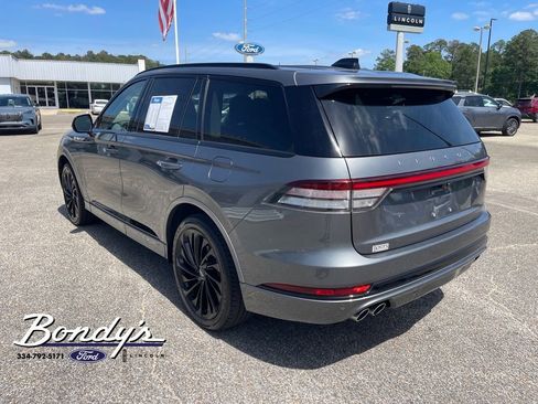 Used 2025 Lincoln Aviator Reserve w/ Equipment Group 201A AWD/4WD image 12