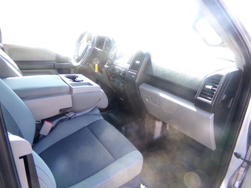 Used 2017 Ford F150 XL w/ Equipment Group 101A Mid RWD image 39
