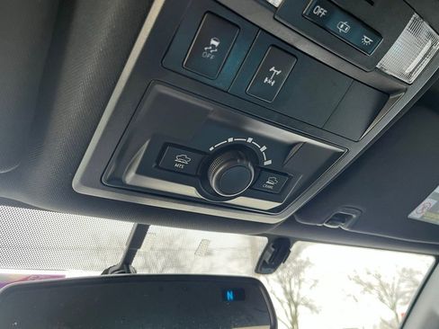 Used 2016 Toyota Tacoma TRD Off-Road w/ Towing Package image 12