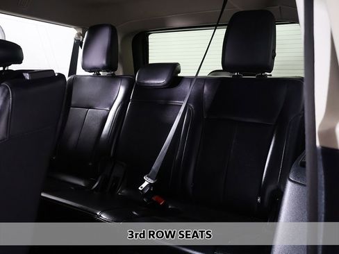 Used 2024 Ford Expedition Max XLT image 7