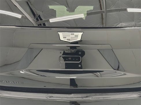 Certified 2025 Cadillac Escalade Sport Platinum w/ LPO, ONYX Package image 18