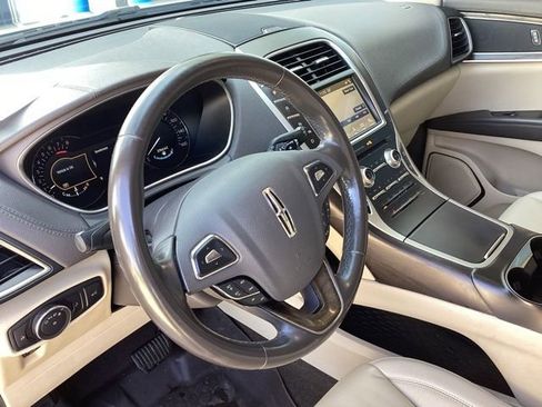 Used 2017 Lincoln MKX Select w/ Select Plus Package AWD/4WD image 24