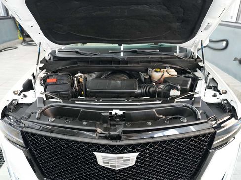 Used 2024 Cadillac Escalade ESV Sport Platinum w/ LPO, ONYX Package AWD/4WD image 46