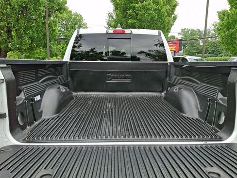 Used 2025 RAM 1500 Laramie AWD/4WD image 28
