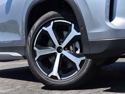 New 2026 Volkswagen Tiguan SE AWD/4WD image 3