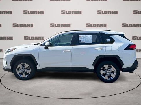 Used 2025 Toyota RAV4 XLE AWD/4WD image 2
