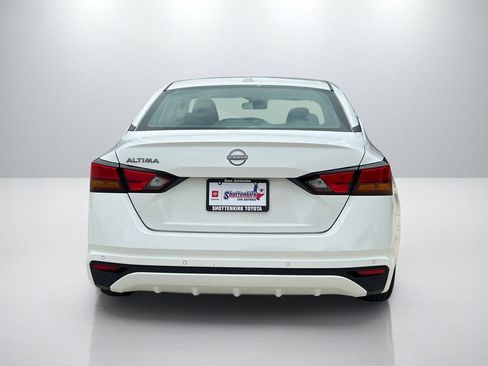 Used 2025 Nissan Altima 2.5 SV FWD image 6