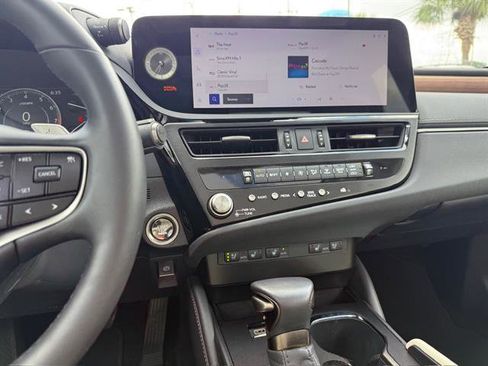 Used 2025 Lexus ES 350 w/ Premium Package FWD image 14