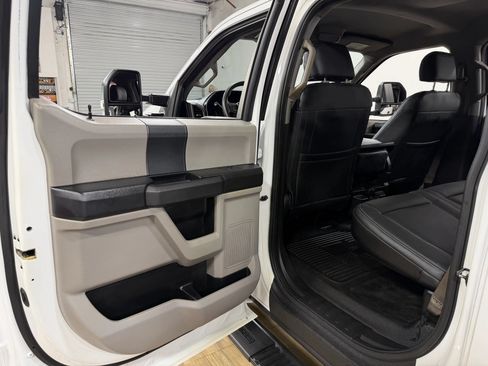 Used 2018 Ford F350 4x4 Crew Cab XL DRW w/ Power Equipment Group image 14