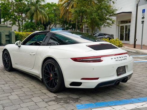 Used 2018 Porsche 911 Targa 4 GTS AWD/4WD image 20