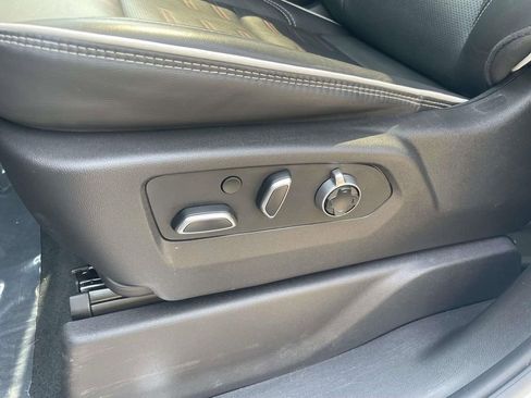 Used 2025 GMC Sierra 2500 AT4X AWD/4WD image 18