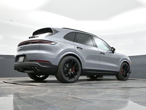 New 2026 Porsche Cayenne S AWD/4WD image 37