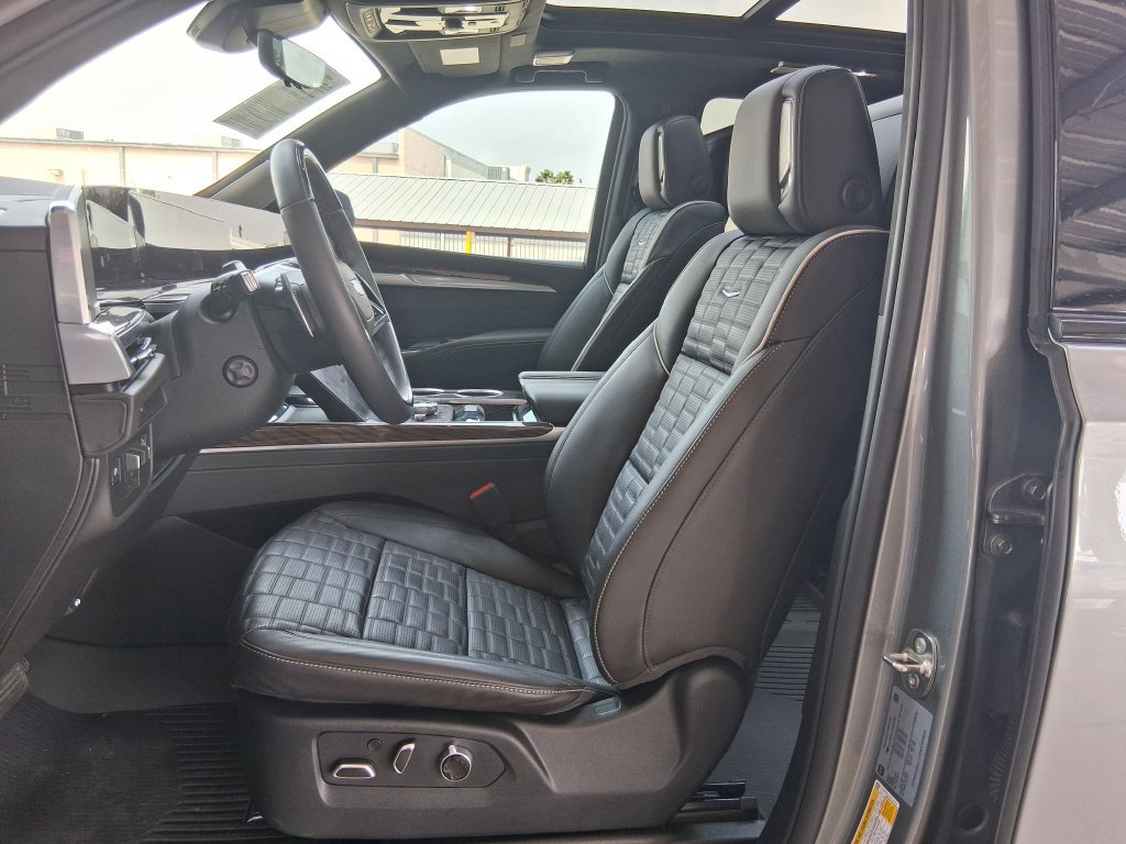 Used 2026 Cadillac Escalade Platinum Sport w/ LPO, Floor Liner Package RWD image 20