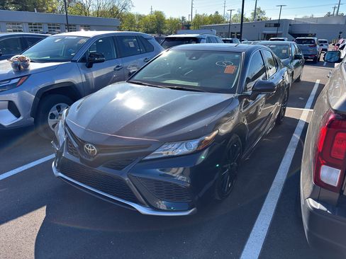 Used 2021 Toyota Camry XSE image 2