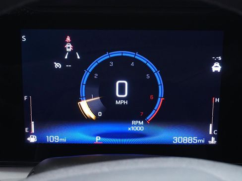 Used 2025 Chevrolet Trax LT w/ Driver Confidence Package image 23