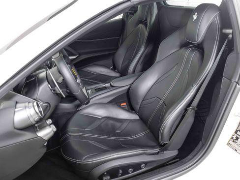 Used 2021 Ferrari 812 GTS image 39