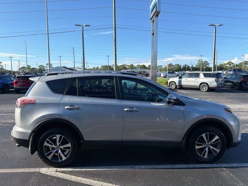 Used 2018 Toyota RAV4 XLE w/ Plus Extra Value Package AWD/4WD image 6