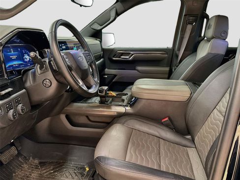 Used 2024 Chevrolet Silverado 1500 ZR2 w/ ZR2 Bison Edition AWD/4WD image 4