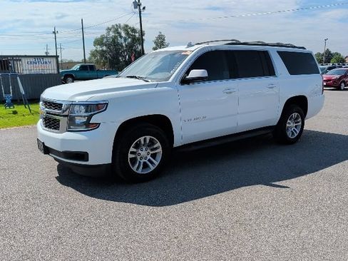 Used 2018 Chevrolet Suburban LT AWD/4WD image 1