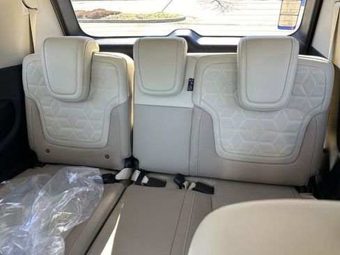 New 2026 Nissan Armada Platinum image 18