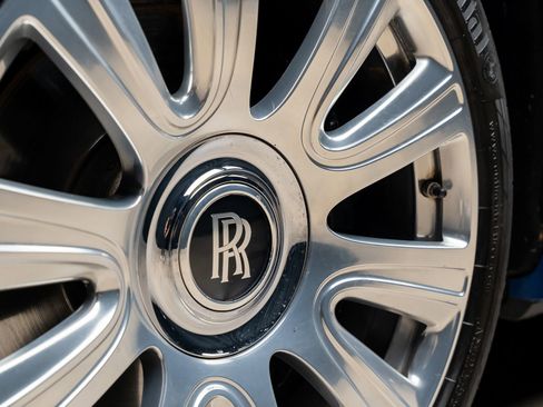 Used 2017 Rolls-Royce Dawn Base image 6