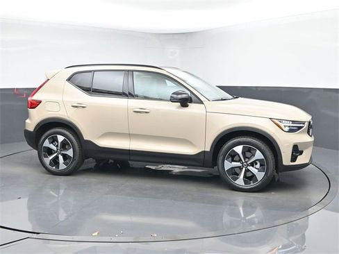 New 2026 Volvo XC40 B4 Plus w/ Protection Package Premier image 5