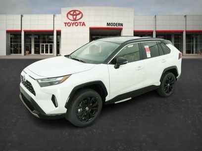New 2025 Toyota RAV4 XSE w/ Weather Package