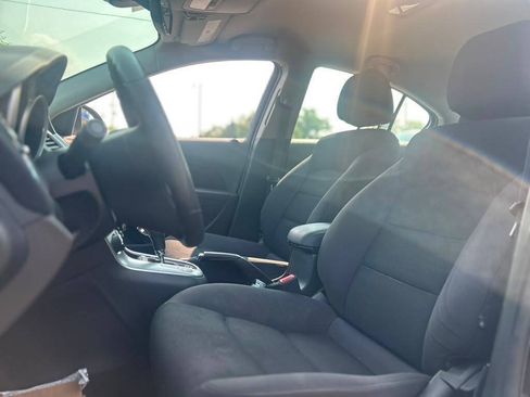 Used 2016 Chevrolet Cruze LT FWD image 11