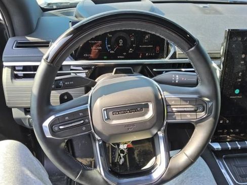 Used 2025 GMC Sierra EV Denali AWD/4WD image 3