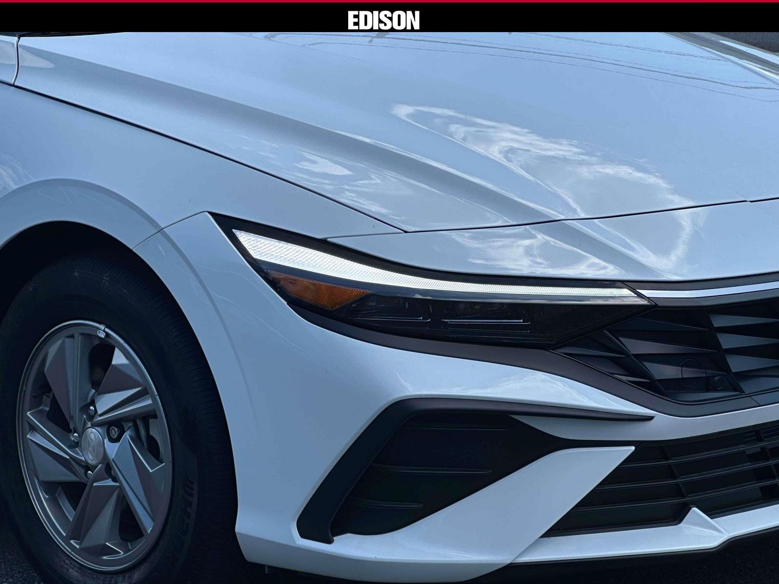 Used 2025 Hyundai Elantra SE FWD image 7