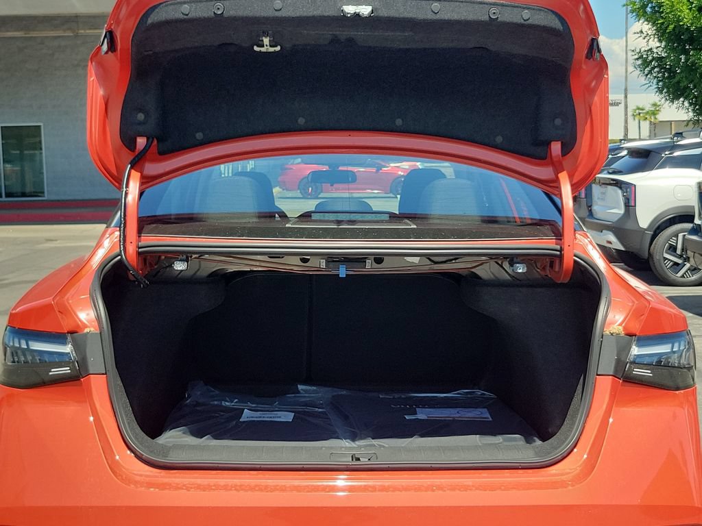 New 2027 Nissan Sentra SR FWD image 12