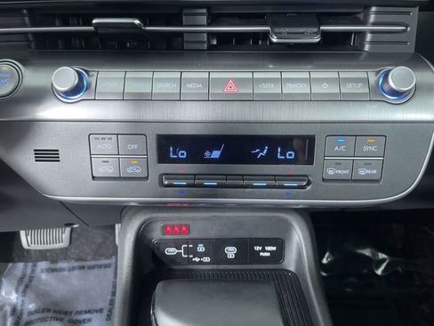 Used 2025 Hyundai Kona SEL image 24