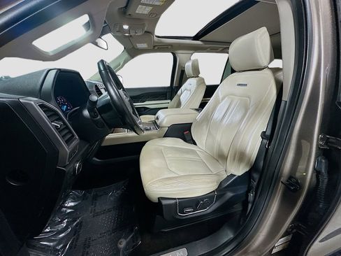 Used 2018 Ford Expedition Max Platinum AWD/4WD image 23