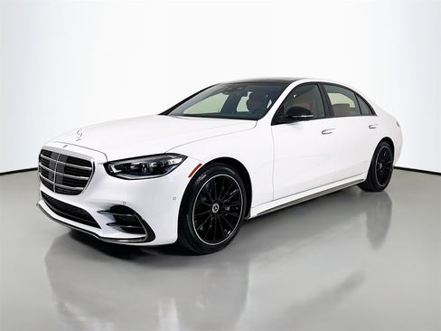 Used 2025 Mercedes-Benz S 580 4MATIC Sedan image 3