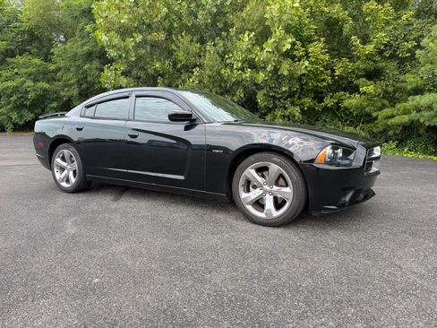 Used 2012 Dodge Charger R/T RWD image 2