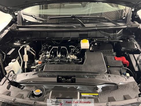 Used 2025 Nissan Pathfinder SV FWD image 26
