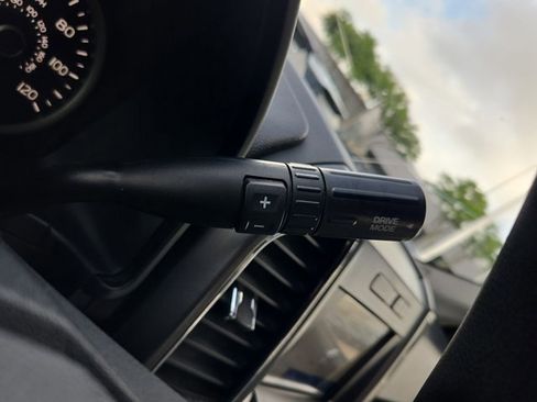 Used 2020 Ford F150 XLT image 12