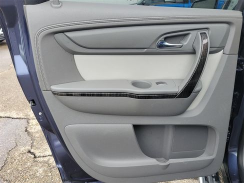 Used 2014 GMC Acadia SLT w/ Technology Package image 17