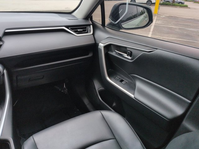 Used 2021 Toyota RAV4 XLE Premium AWD/4WD image 18