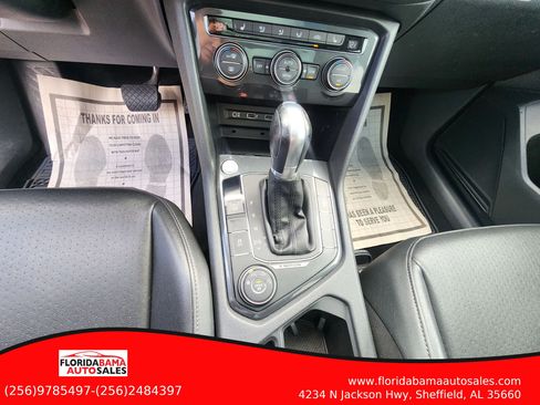 Used 2018 Volkswagen Tiguan SEL AWD/4WD image 18
