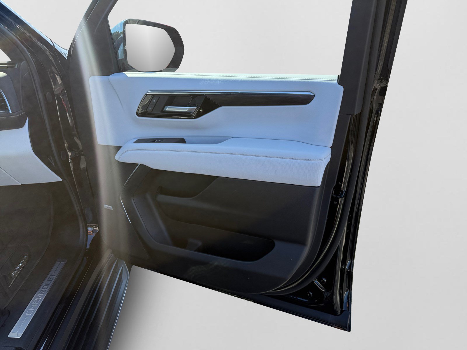 Used 2026 Chevrolet Tahoe Premier RWD image 14